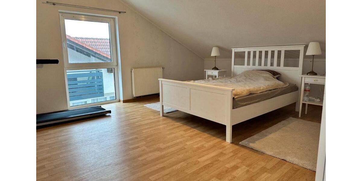 Dachgeschoßwohnung Korbach - 3 Zimmer, 122 m&sup2;, 900&euro; | Angebot:26482952