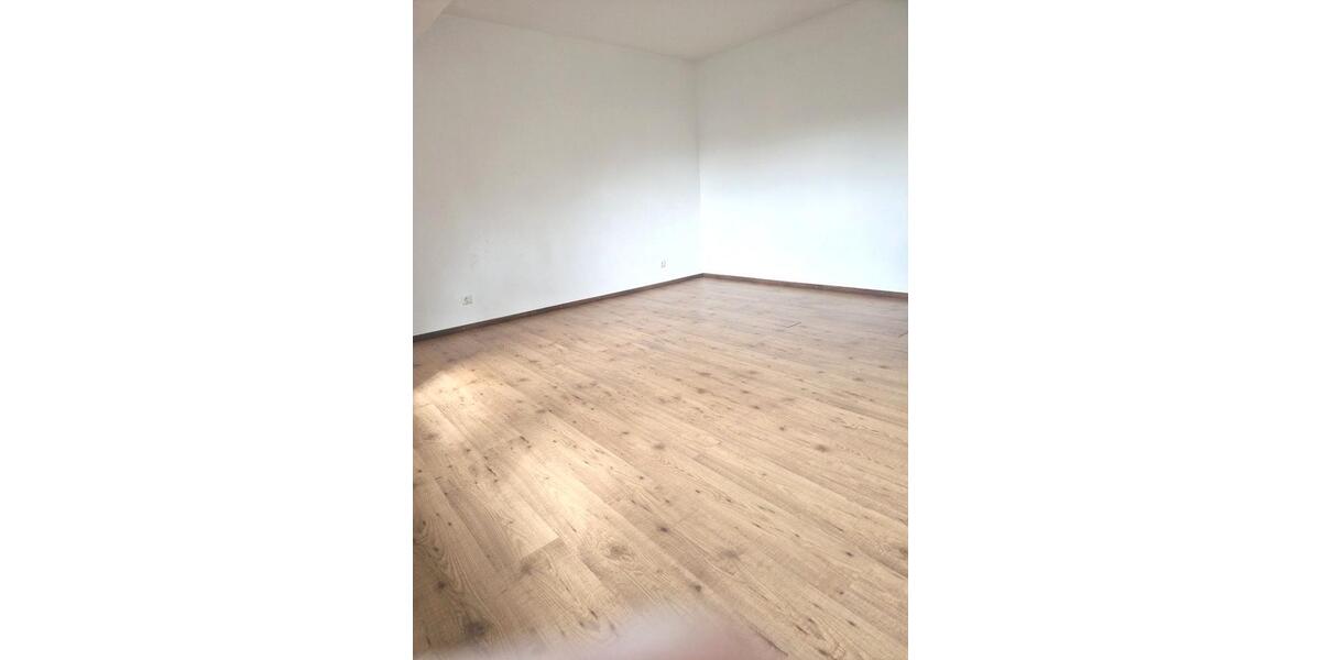 Dachgeschoßwohnung Köln Rodenkirchen - 1 Zimmer, 25 m&sup2;, 600&euro; | Angebot:26048075