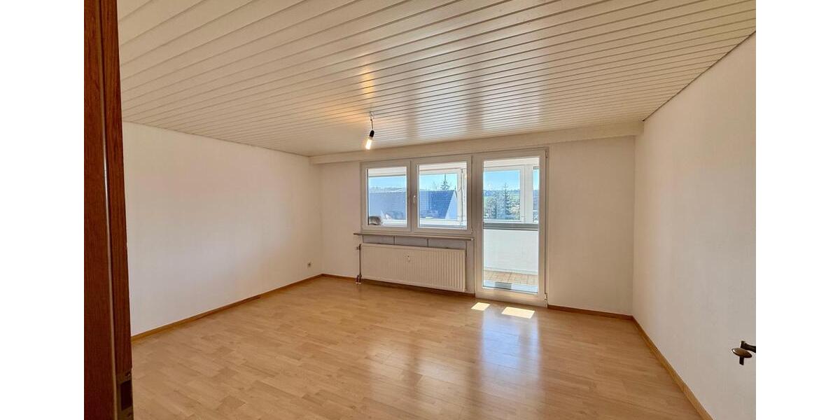 Dachgeschoßwohnung Langensendelbach - 3 Zimmer, 77 m&sup2;, 750&euro; | Angebot:26025723