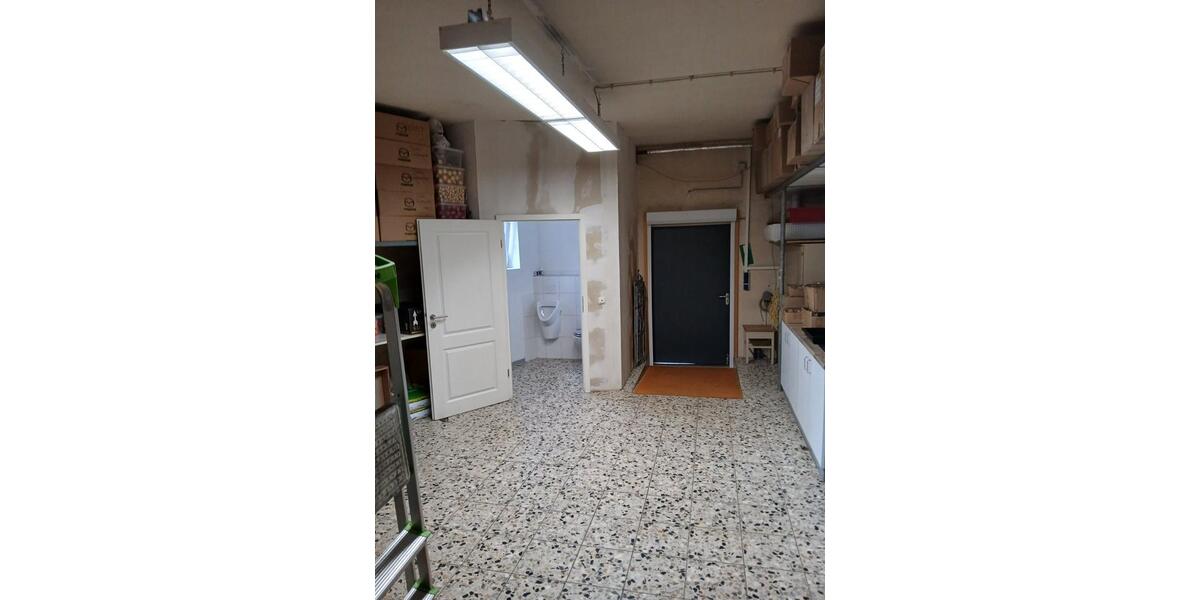 Ladengeschäft in zentraler Lage zu vermieten zimmer