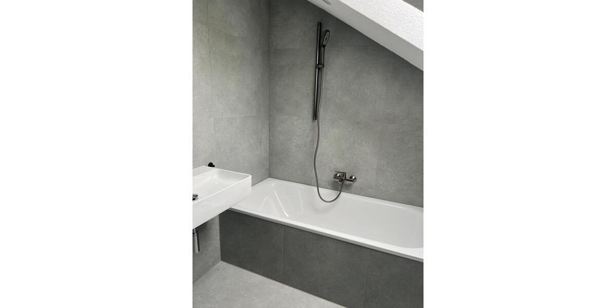 Dachgeschoßwohnung Lörrach Brombach - 3 Zimmer, 74 m&sup2;, 1.380&euro; | Angebot:26007782