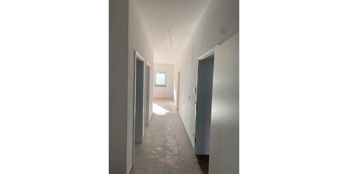 Etagenwohnung Windischeschenbach - 4 Zimmer, 102 m&sup2;, 1.200&euro; | Angebot:25944311