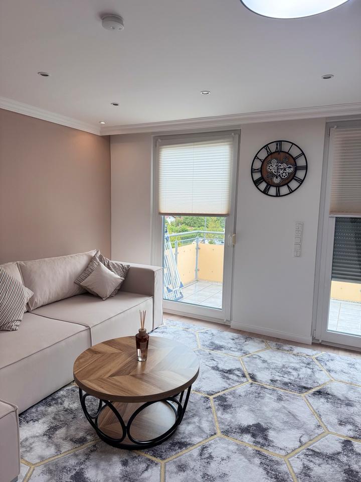 Voll möblierte 3 Zimmer Wohnung
