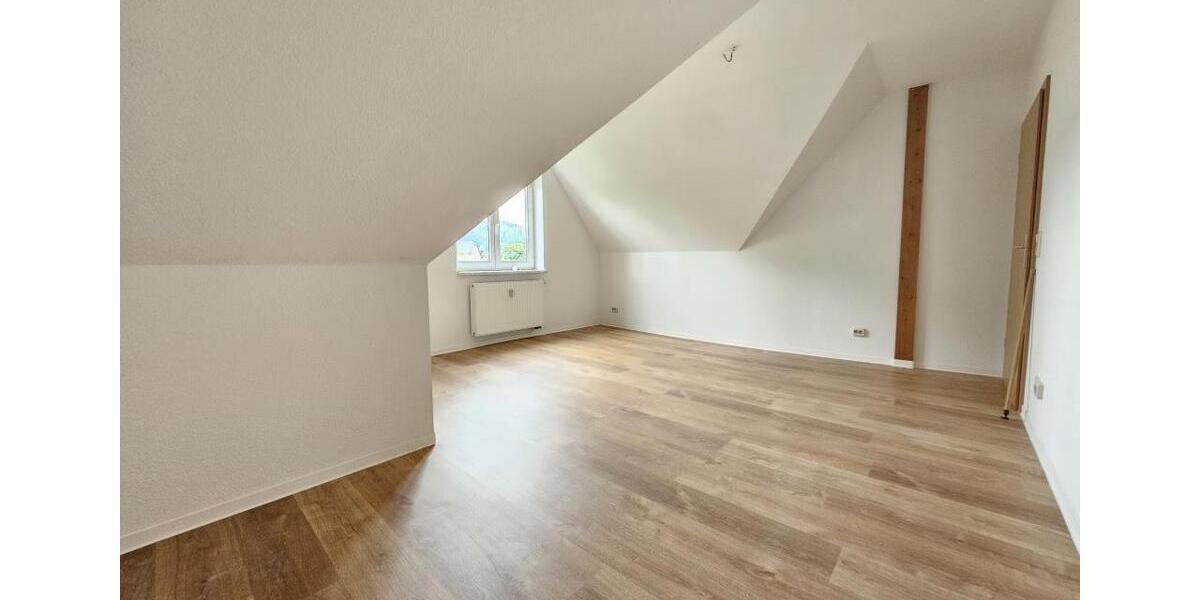 Dachgeschoßwohnung Eibenstock - 3 Zimmer, 74 m&sup2;, 406&euro; | Angebot:25084328