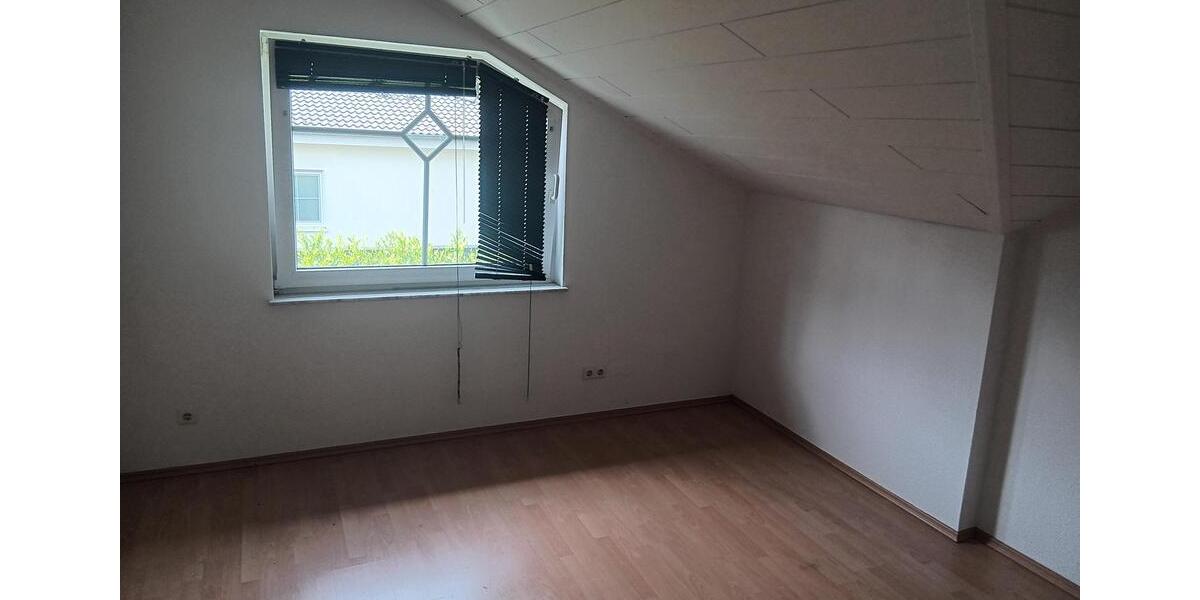 Dachgeschoßwohnung Rödermark - 3 Zimmer, 89 m&sup2;, 1.070&euro; | Angebot:26621156
