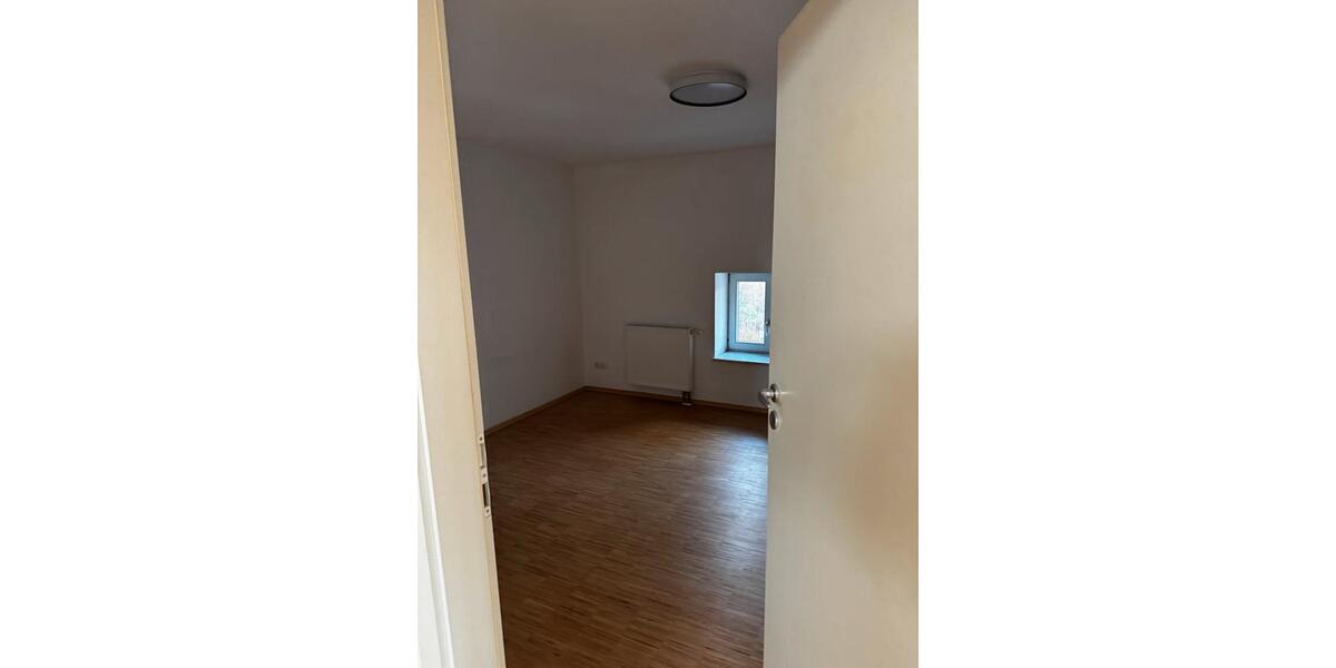 Dachgeschoßwohnung Buckenhof - 4 Zimmer, 117 m&sup2;, 1.550&euro; | Angebot:24432989
