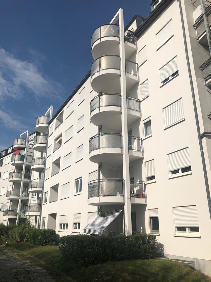 Moderne, renovierte, helle 4-Zimmer-Wohnung mit Balkon+Aufzug+TG-STP in ruhiger Lage von Karlsruhe