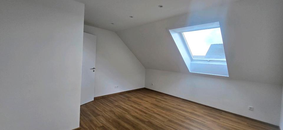 Doppelhaushälfte Brakel - 4 Zimmer, 130 m&sup2;, 1.530&euro; | Angebot:26602881