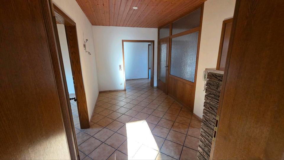 Dachgeschoßwohnung Meckesheim - 4 Zimmer, 134 m&sup2;, 1.500&euro; | Angebot:26007783