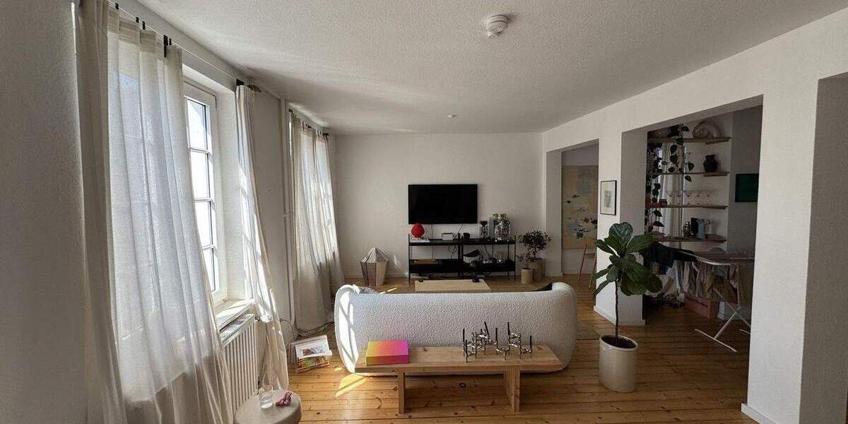 Etagenwohnung Detmold Innenstadt - 2 Zimmer, 94 m&sup2;, 795&euro; | Angebot:24909778