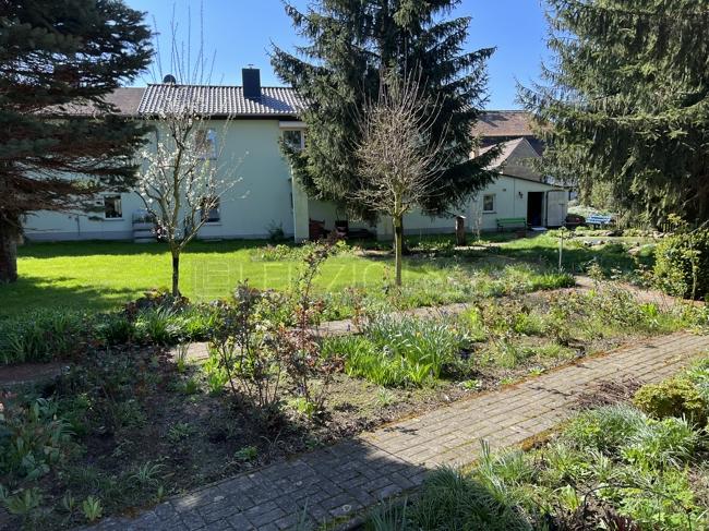 Etagenwohnung Lützen - 3 Zimmer, 110 m&sup2;, 695&euro; | Angebot:23767730