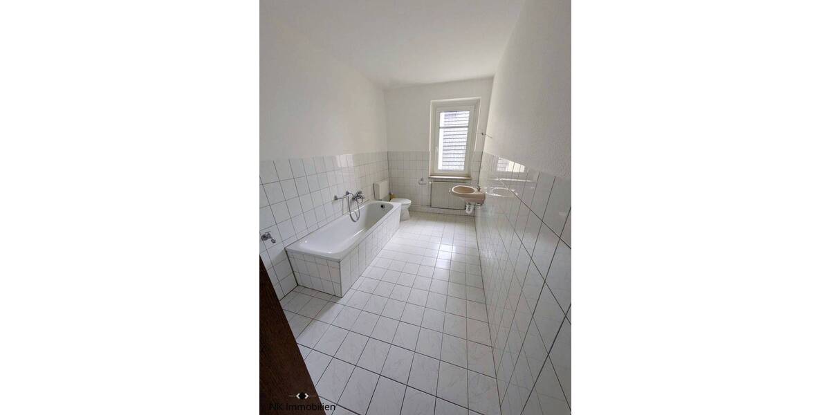Etagenwohnung Waldenburg - 2 Zimmer, 75 m&sup2;, 300&euro; | Angebot:26758898