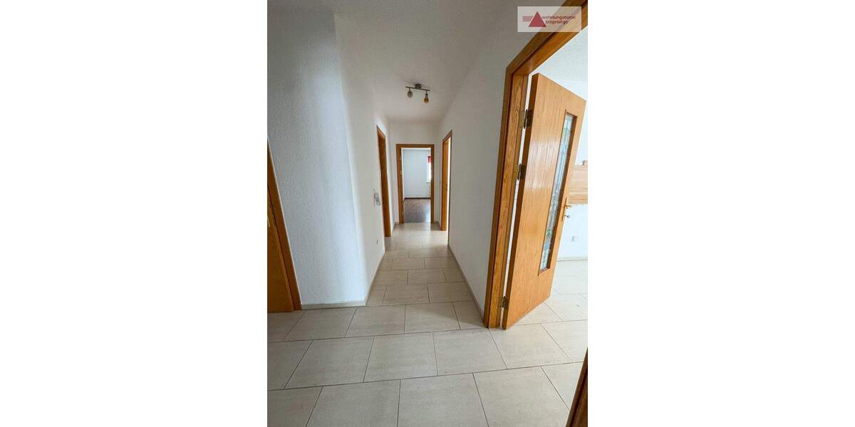 4-Raum-Wohnung mit großem Balkon in Bernsbach zu vermieten 4 zimmer