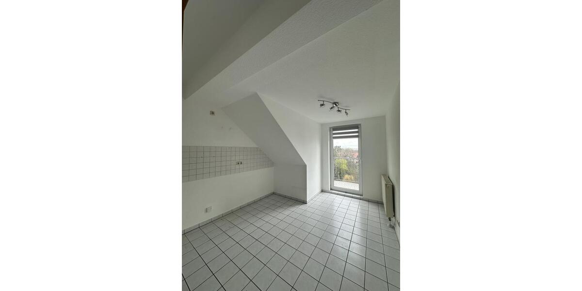 Etagenwohnung Weißenfels - 4 Zimmer, 102 m&sup2;, 613&euro; | Angebot:26675307