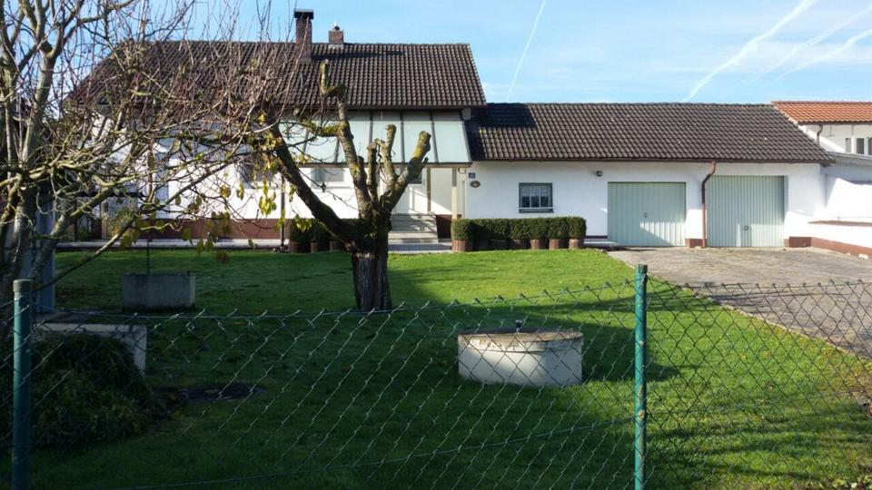 Einfamilienhaus mit 2 Garagen, Nebengebäude, Gde. Egglham 6 zimmer
