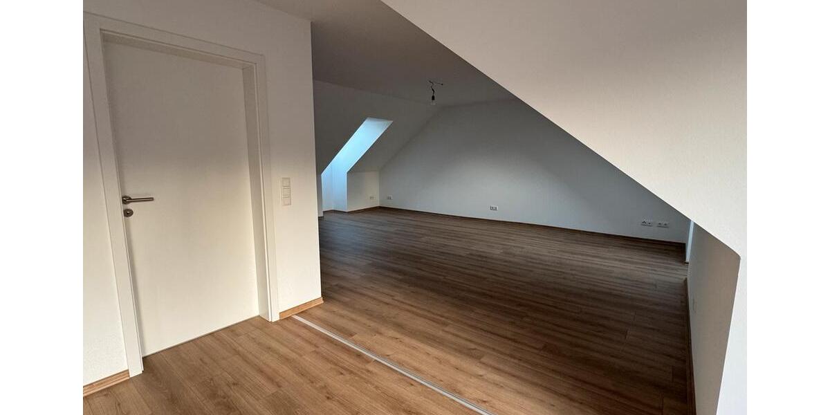 Dachgeschoßwohnung Nossen - 4 Zimmer, 115 m&sup2;, 1.250&euro; | Angebot:25312767