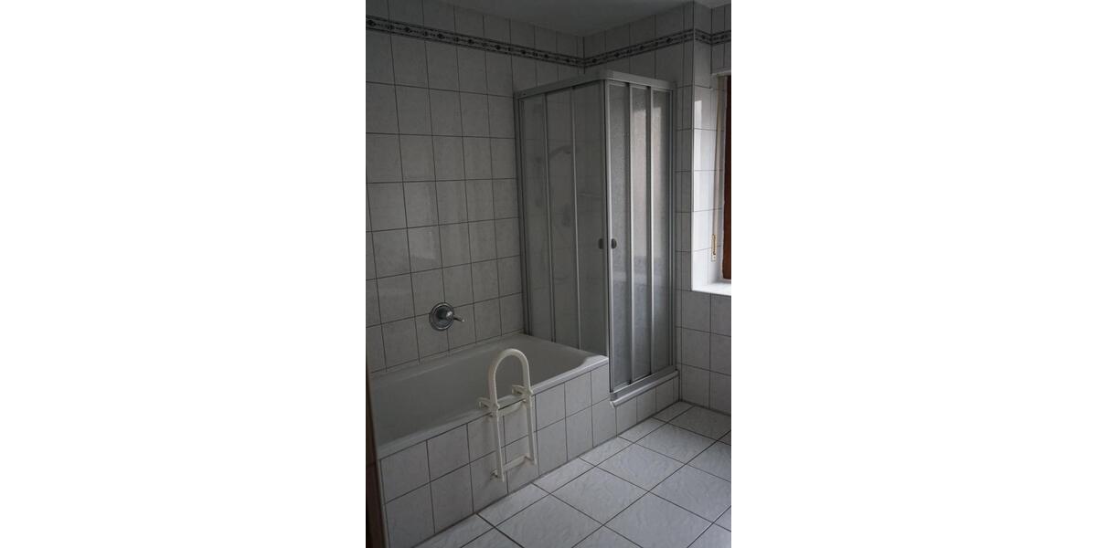 Etagenwohnung Wasserlosen - 4 Zimmer, 88 m&sup2;, 700&euro; | Angebot:24218016