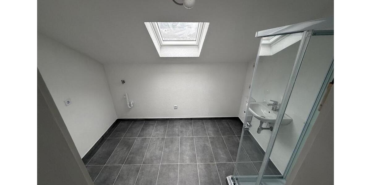 Dachgeschoßwohnung Weinstadt - 2 Zimmer, 50 m&sup2;, 1.100&euro; | Angebot:24741595