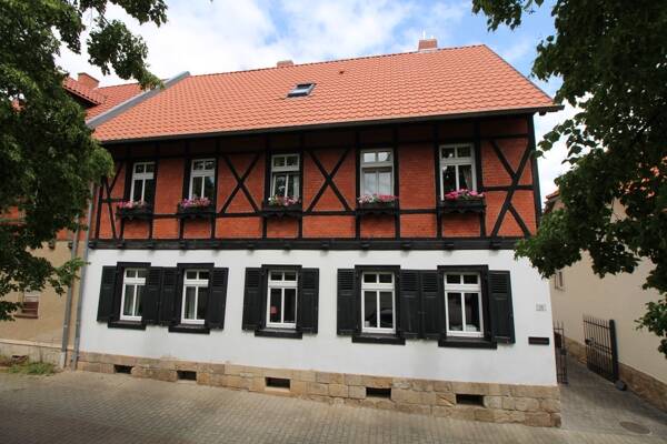 Mehrfamilienhaus, Wohnhaus Ballenstedt - 7 Zimmer, 250 m&sup2;, 1.400&euro; | Angebot:26627271