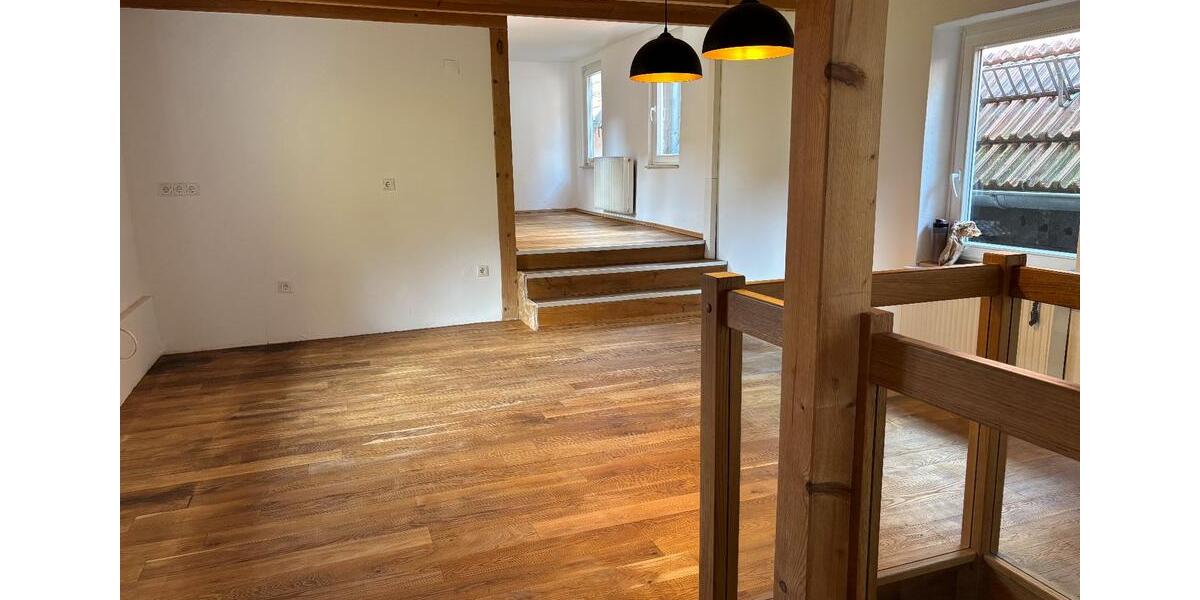Doppelhaushälfte Wertheim - 7 Zimmer, 190 m&sup2;, 1.250&euro; | Angebot:26521744