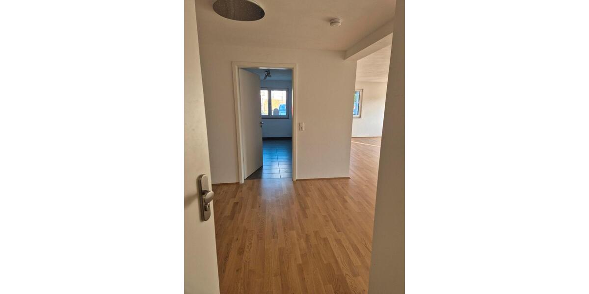Erdgeschoßwohnung Crailsheim - 3.5 Zimmer, 107 m&sup2;, 1.290&euro; | Angebot:25791250
