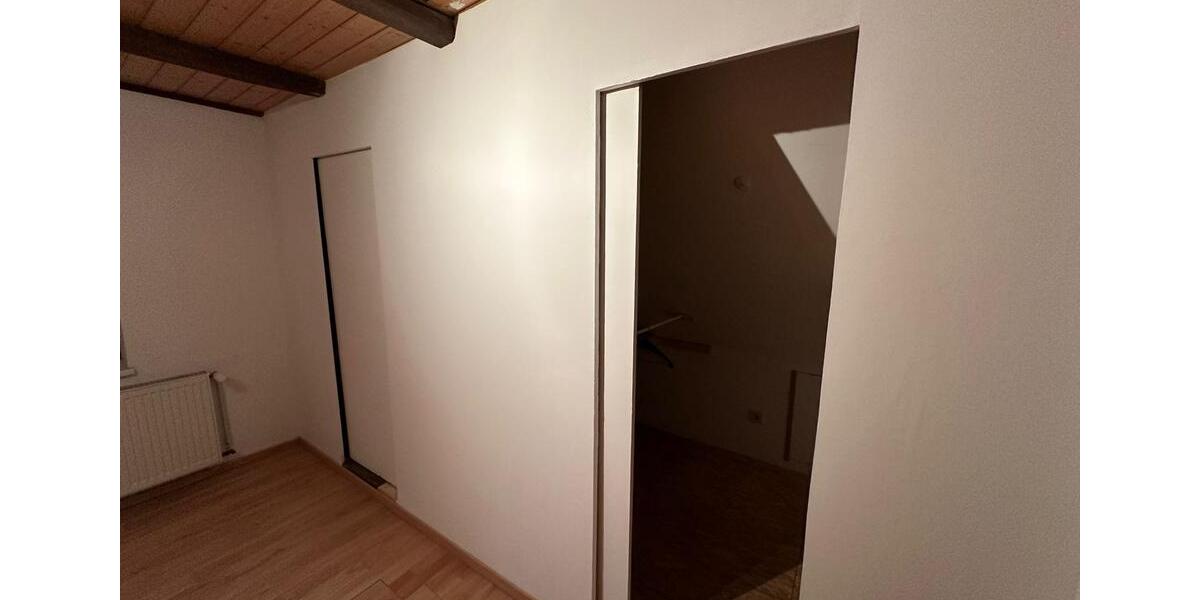 Dachgeschoßwohnung Wolfsburg - 3 Zimmer, 60 m&sup2;, 448&euro; | Angebot:26556542