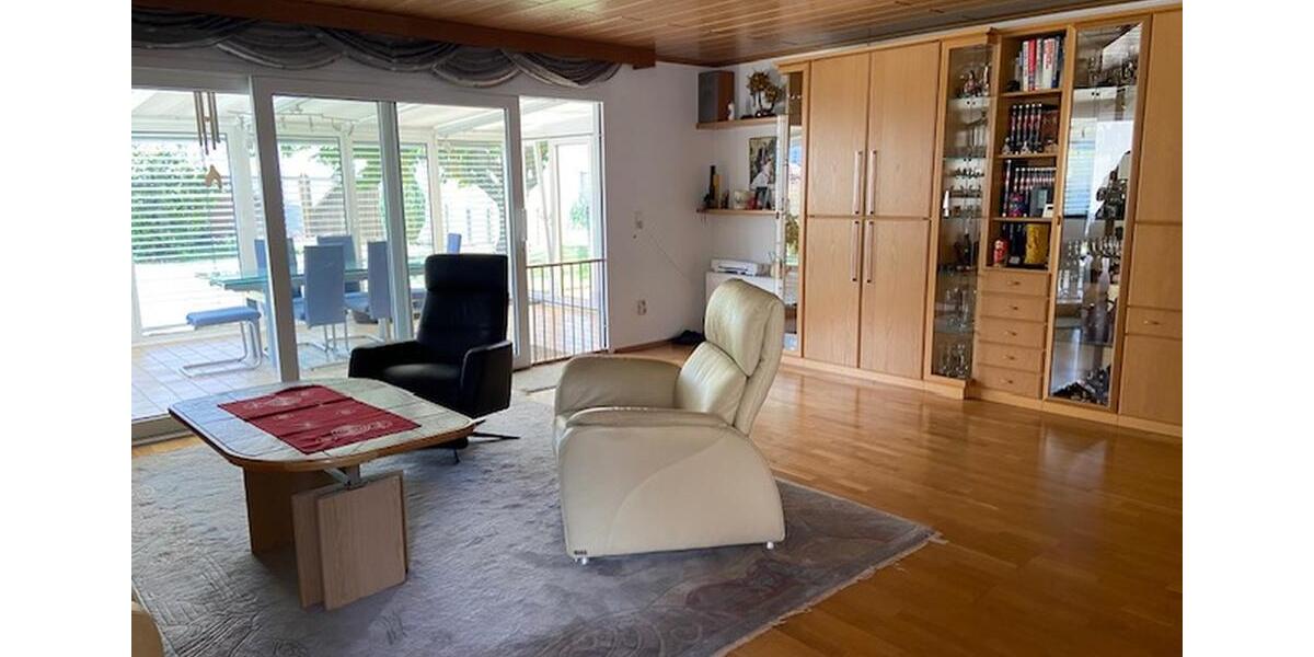 Erdgeschoßwohnung Bretten - 4.5 Zimmer, 130 m&sup2;, 1.160&euro; | Angebot:26699388