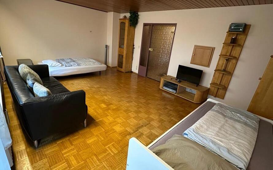 Zimmer 3 mit WLAN und Gemeinschaftsbereichen: Küche, BadWC, TV, Terrasse, Waschmaschine und Trockner zimmer