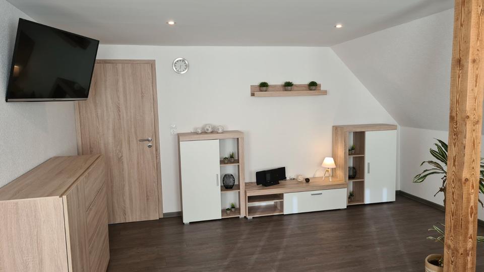 Dachgeschoßwohnung Aurich Georgsfeld und Tannenhausen - 3 Zimmer, 80 m&sup2;, 950&euro; | Angebot:25988502