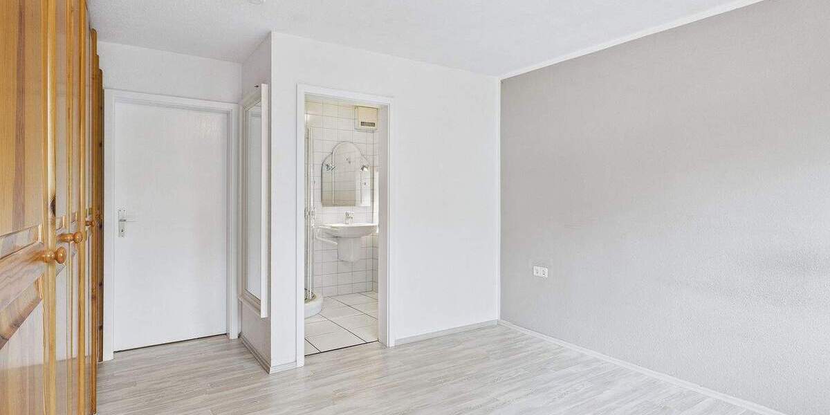 Charmante Wohnung in Warmbronn: Drei Zimmer, Tiefgarage und eine ruhige Lage in Wald- und Feld Nähe 3 zimmer