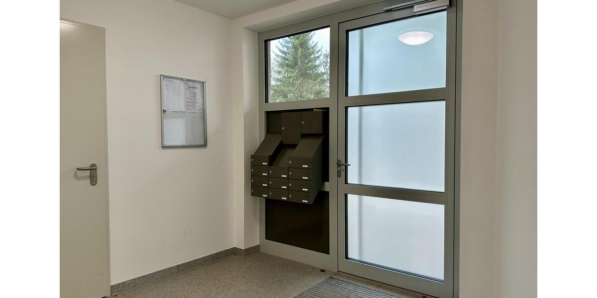 Erdgeschoßwohnung Eisenach - 3 Zimmer, 101 m&sup2;, 1.330&euro; | Angebot:25512318