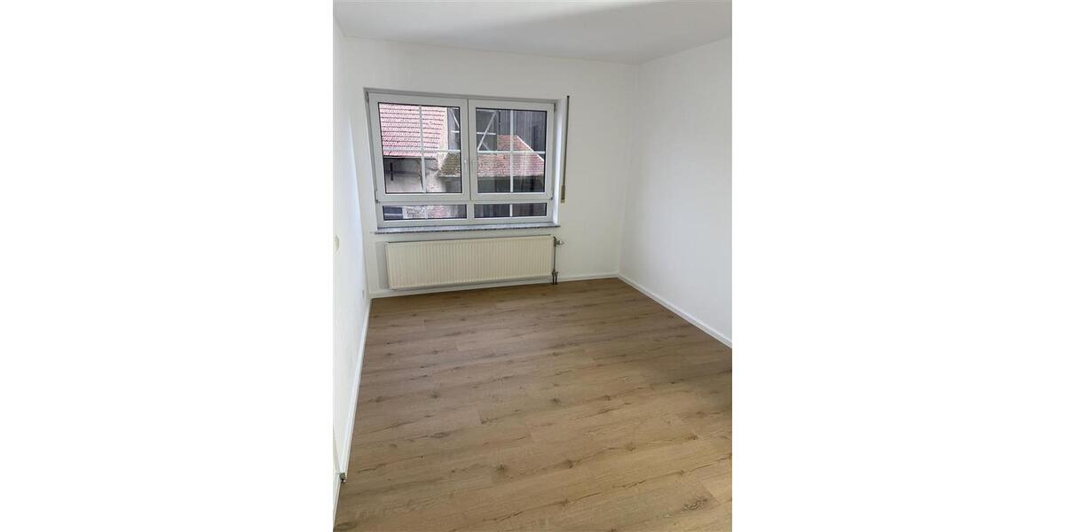 Etagenwohnung Leimen - 3 Zimmer, 88 m&sup2;, 1.050&euro; | Angebot:25057342