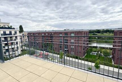 Exklusives Wohnen in der Dresdner Hafencity - 4 Zimmer mit traumhaftem Elbblick
