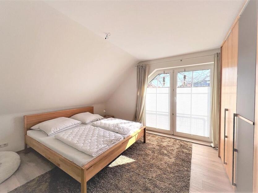Möblierte, moderne Maisonette-Wohnung in zentraler Lage von Brühl!