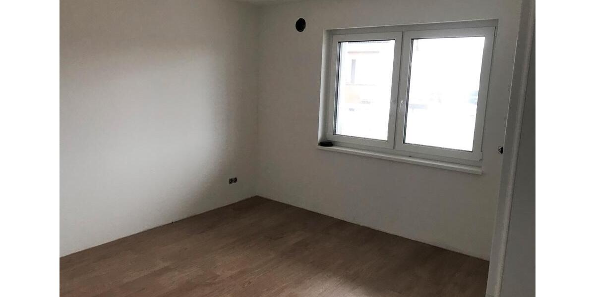Etagenwohnung Cadenberge - 3 Zimmer, 86 m&sup2;, 880&euro; | Angebot:24547938
