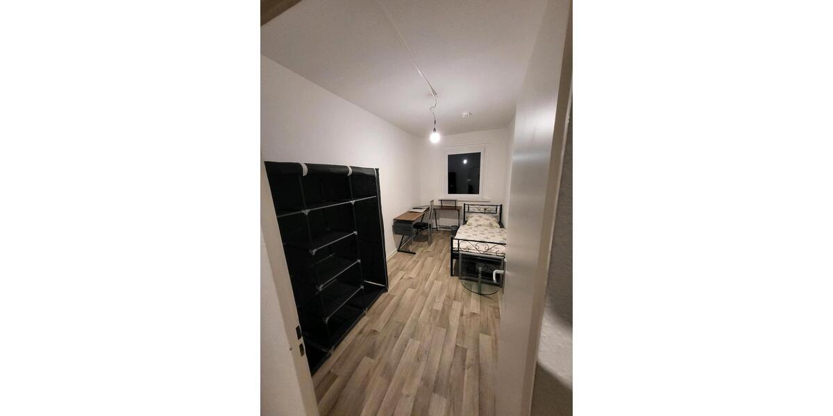 Wohnen auf Zeit Brandenburg an der Havel Görden - 4 Zimmer, 69 m&sup2;, 300&euro; | Angebot:26041852