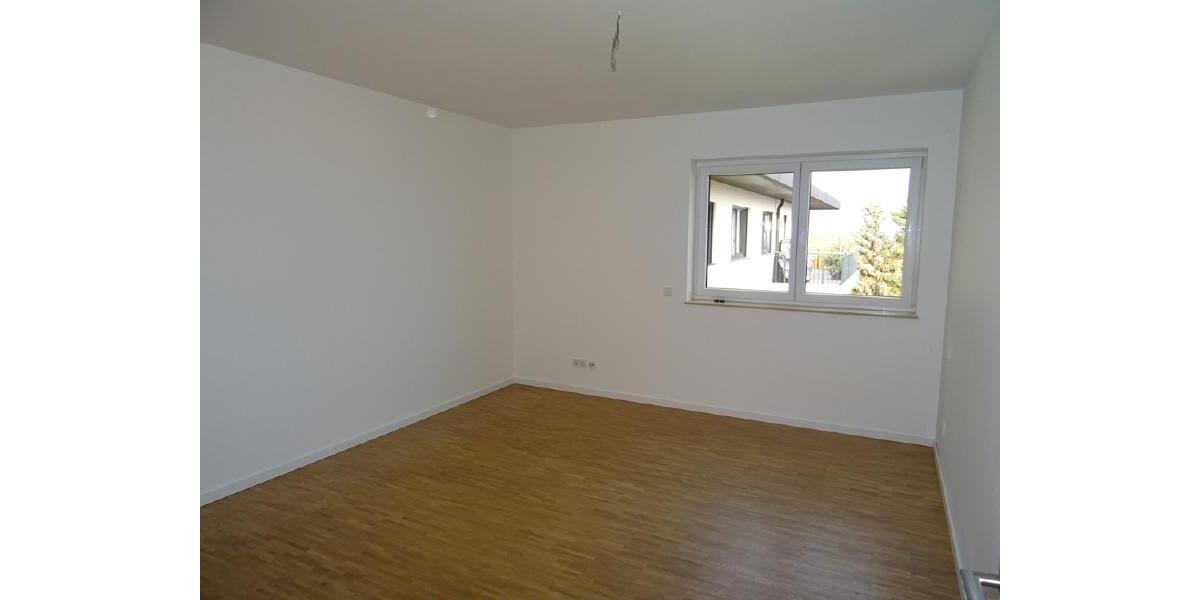 Etagenwohnung Freital - 3 Zimmer, 138 m&sup2;, 1.800&euro; | Angebot:24677184