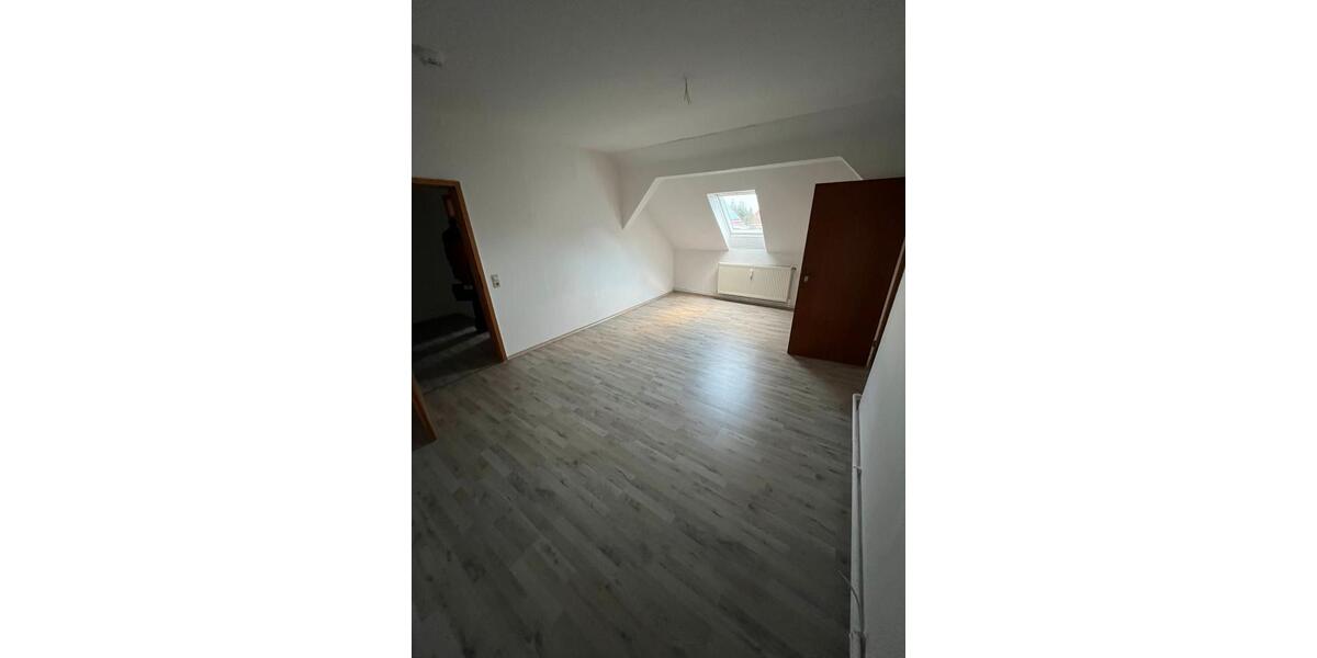 Etagenwohnung Eschershausen - 3 Zimmer, 90 m&sup2;, 450&euro; | Angebot:25046276