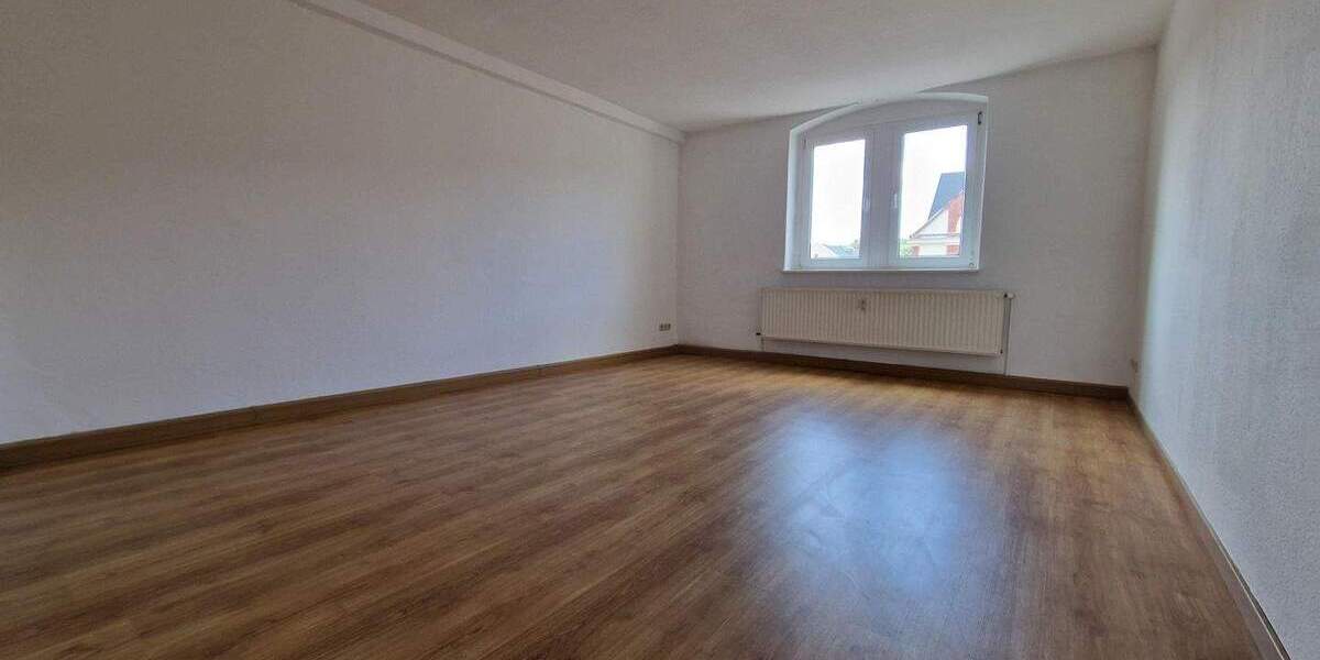 Zimmer Döbeln - 4 Zimmer, 110 m&sup2;, 622&euro; | Angebot:25909062