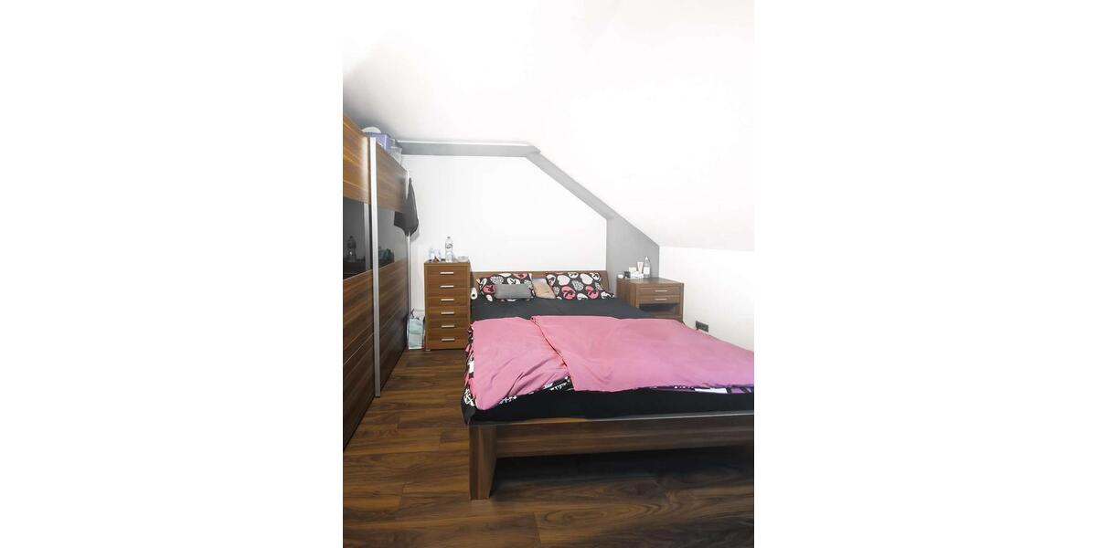 Dachgeschoßwohnung Werdau - 2 Zimmer, 56 m&sup2;, 470&euro; | Angebot:26096781
