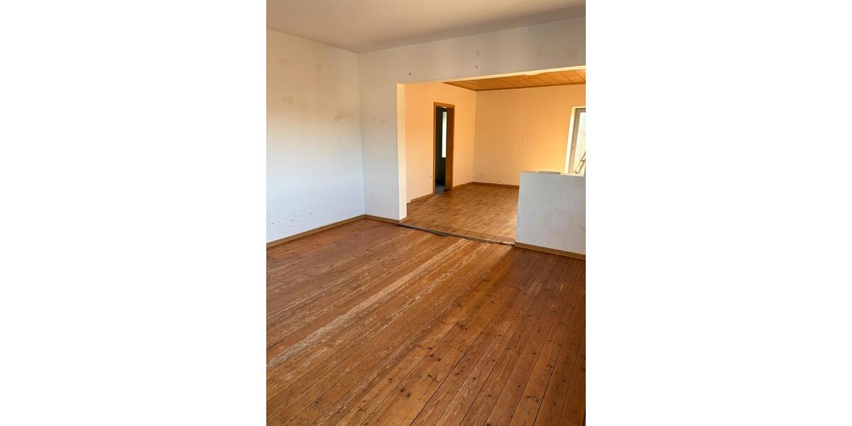 Etagenwohnung Schiffweiler - 2 Zimmer, 65 m&sup2;, 450&euro; | Angebot:25988098