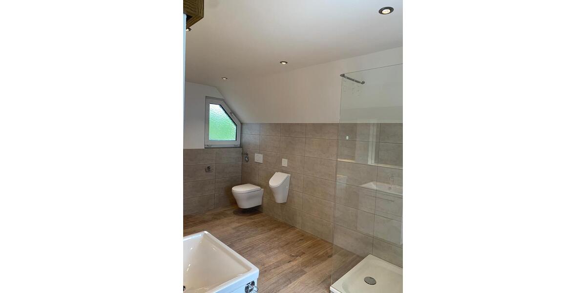 Wohnen auf Zeit Dauchingen - 1 Zimmer, 12 m&sup2;, 290&euro; | Angebot:25782896