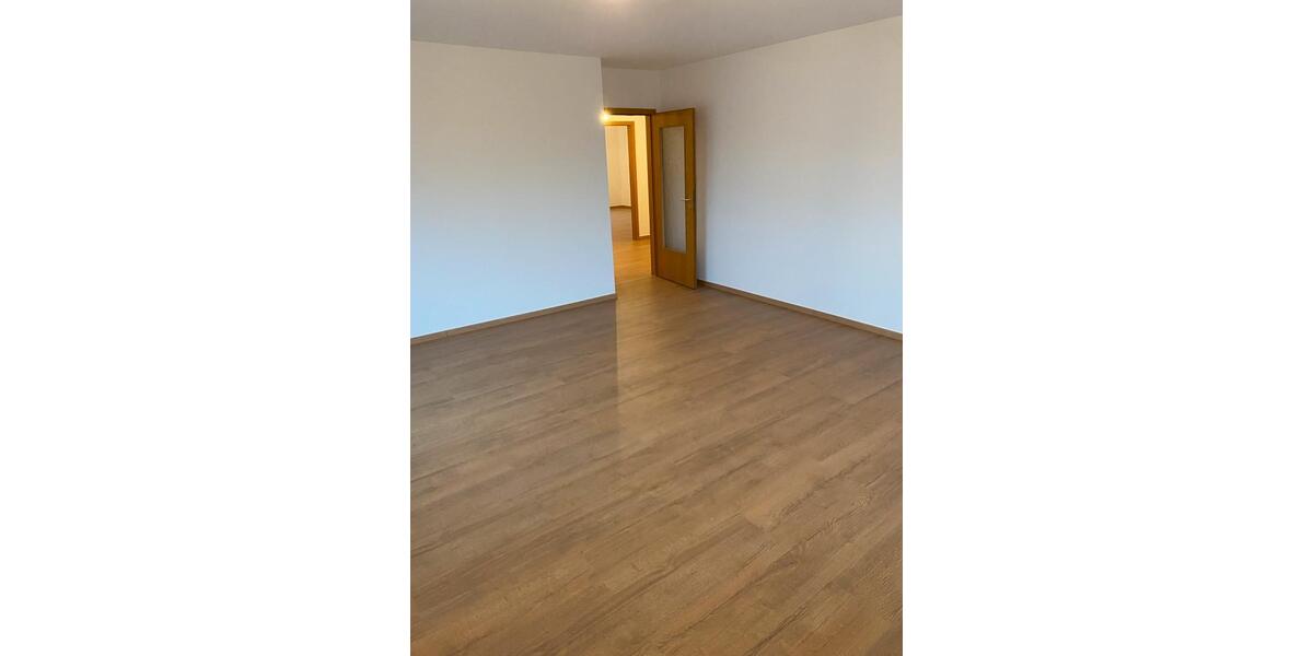 Etagenwohnung Mosbach - 3 Zimmer, 77 m&sup2;, 843&euro; | Angebot:24857829