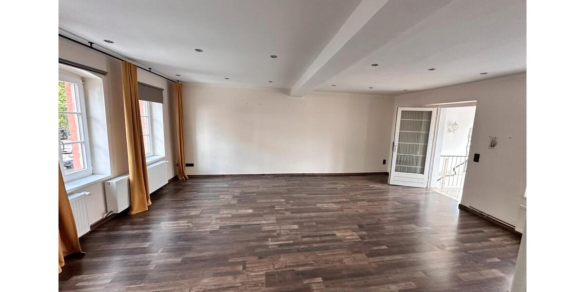 Etagenwohnung Helmstedt - 4 Zimmer, 120 m&sup2;, 1.000&euro; | Angebot:26029404