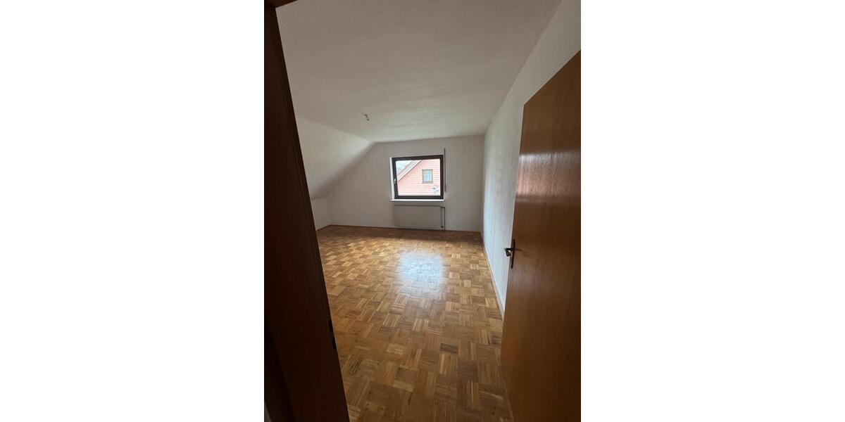 Dachgeschoßwohnung Alsfeld - 3.5 Zimmer, 106 m&sup2;, 800&euro; | Angebot:25406578