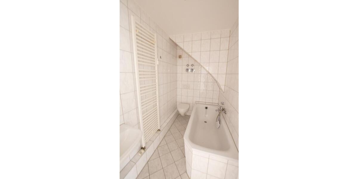 Dachgeschoßwohnung Pößneck - 2 Zimmer, 67 m&sup2;, 370&euro; | Angebot:24199598