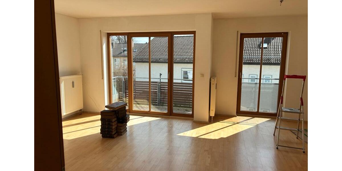 Etagenwohnung Traunreut Irsing - 3 Zimmer, 85 m&sup2;, 1.150&euro; | Angebot:25844468