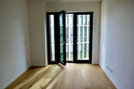 Wohnung Frankfurt Ostend - 2 Zimmer, 51 m&sup2;, 1.520&euro; | Angebot:27115741
