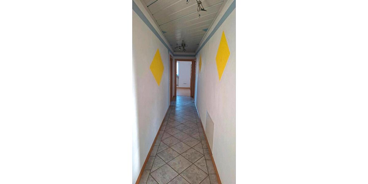 Etagenwohnung Brunnen - 4 Zimmer, 103 m&sup2;, 1.150&euro; | Angebot:26021045