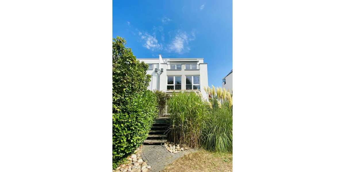 Haus zum Mieten in Kastel 3.250 € 180 m² 6 zimmer